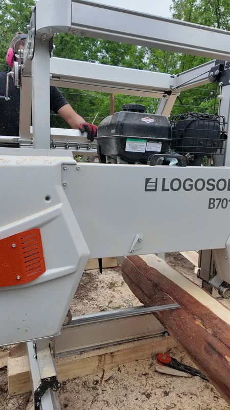 Gerendavágás Logosol B701 mobil szalagfűrésszel